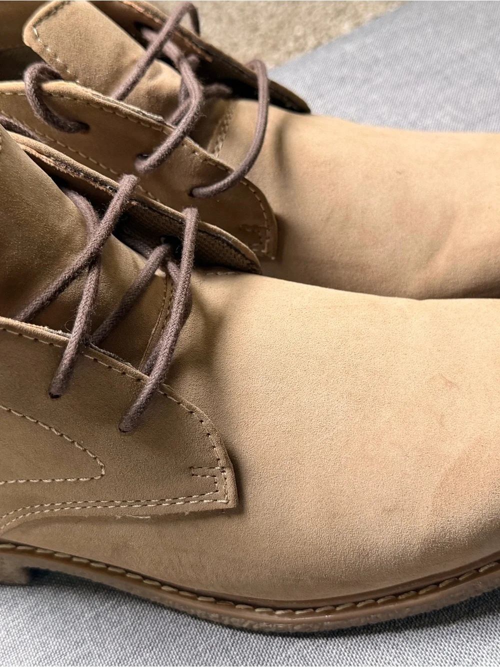 Men's Suede Chukka Boots in Tan with Lace-Up Closure